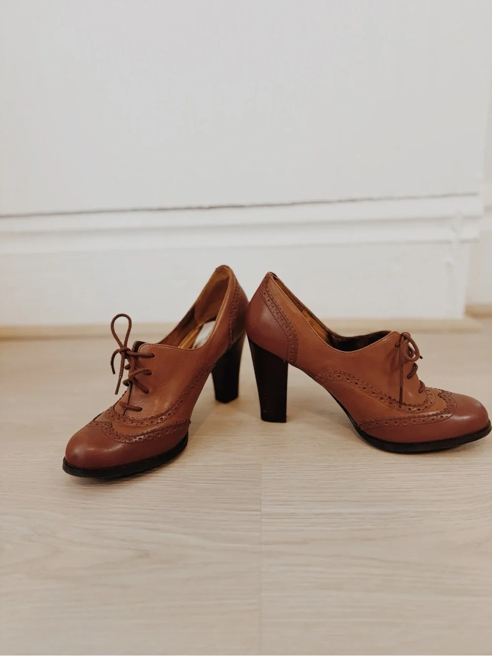 Marc Fisher Vintage Tan leather lace up brogue heels, coquette 40s style heels